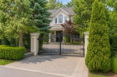 Photo 1 at 88 Old Colony Road, Windfields, Toronto