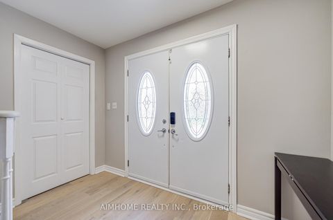 Photo 2 at 163 Chipwood Crescent, Pleasant View, Toronto
