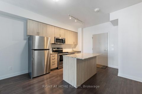 Photo 8 at 312 - 10 MEADOWGLEN Place, Woburn, Toronto