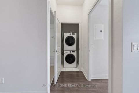 Photo 16 at 312 - 10 MEADOWGLEN Place, Woburn, Toronto
