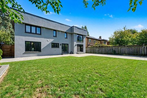Photo 43 at 32 Colton Crescent S, Islington Woods, Vaughan