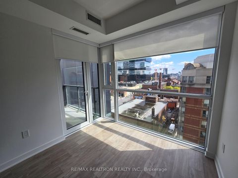 Photo 4 at 808 - 70 Princess Street, Moss Park, Toronto