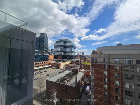 Photo 5 at 808 - 70 Princess Street, Moss Park, Toronto