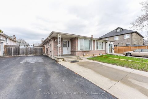 Photo 4 at 7816 Priory Crescent, Malton, Mississauga