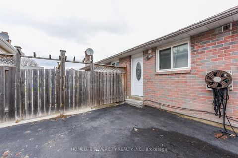 Photo 5 at 7816 Priory Crescent, Malton, Mississauga
