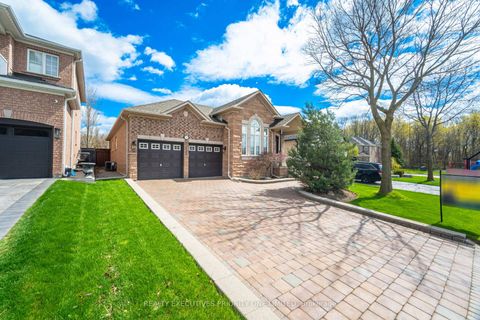 Photo 4 at 10 Bottero Drive, Rural Vaughan, Vaughan