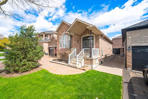 Photo 5 at 10 Bottero Drive, Rural Vaughan, Vaughan