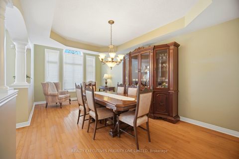 Photo 7 at 10 Bottero Drive, Rural Vaughan, Vaughan