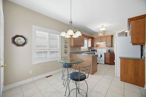 Photo 15 at 10 Bottero Drive, Rural Vaughan, Vaughan