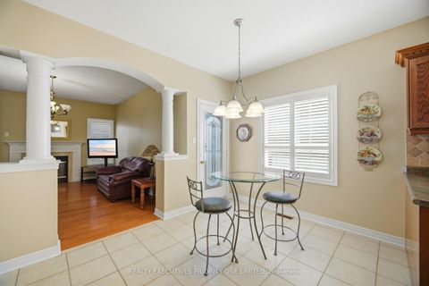 Photo 16 at 10 Bottero Drive, Rural Vaughan, Vaughan