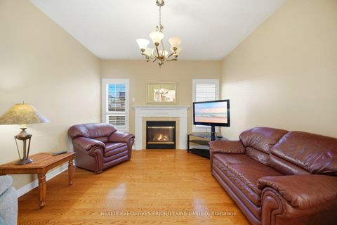 Photo 17 at 10 Bottero Drive, Rural Vaughan, Vaughan