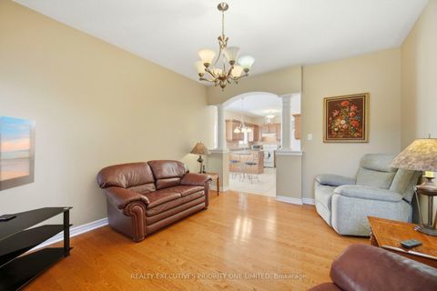 Photo 19 at 10 Bottero Drive, Rural Vaughan, Vaughan