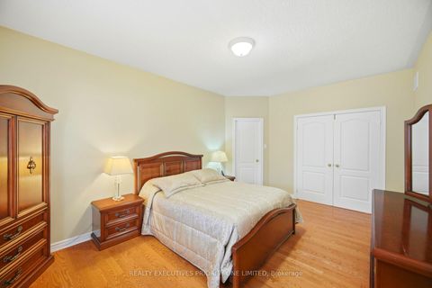Photo 22 at 10 Bottero Drive, Rural Vaughan, Vaughan