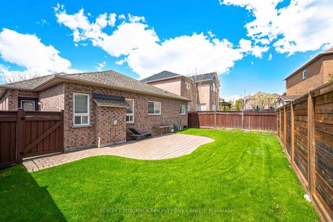 Photo 37 at 10 Bottero Drive, Rural Vaughan, Vaughan