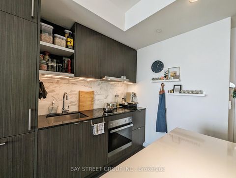Photo 4 at 6103 - 100 Harbour Street, Waterfront Communities C1, Toronto