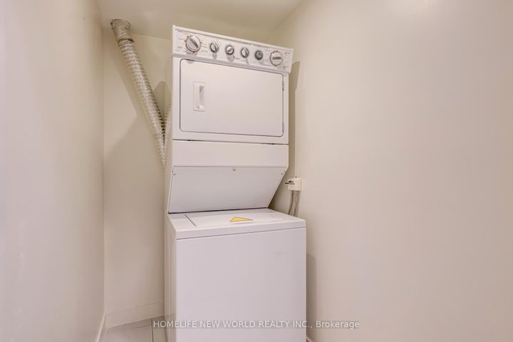 Photo 12 at Th2 - 19 Singer Court, Bayview Village, Toronto