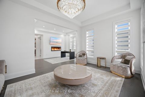 Photo 8 at 143 Ballantyne Boulevard, Vellore Village, Vaughan