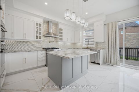 Photo 11 at 143 Ballantyne Boulevard, Vellore Village, Vaughan