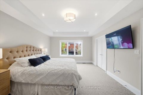 Photo 11 at 75 Bethpage Crescent, Glenway Estates, Newmarket