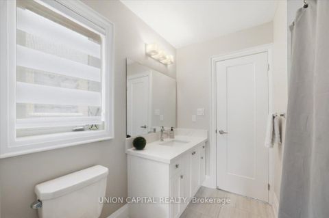 Photo 34 at 75 Bethpage Crescent, Glenway Estates, Newmarket