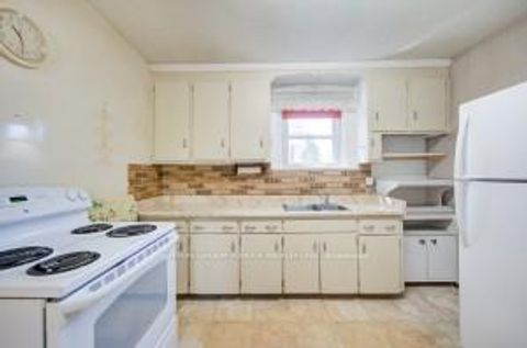 Photo 8 at 31 Melody Road, Pelmo Park W5, Toronto