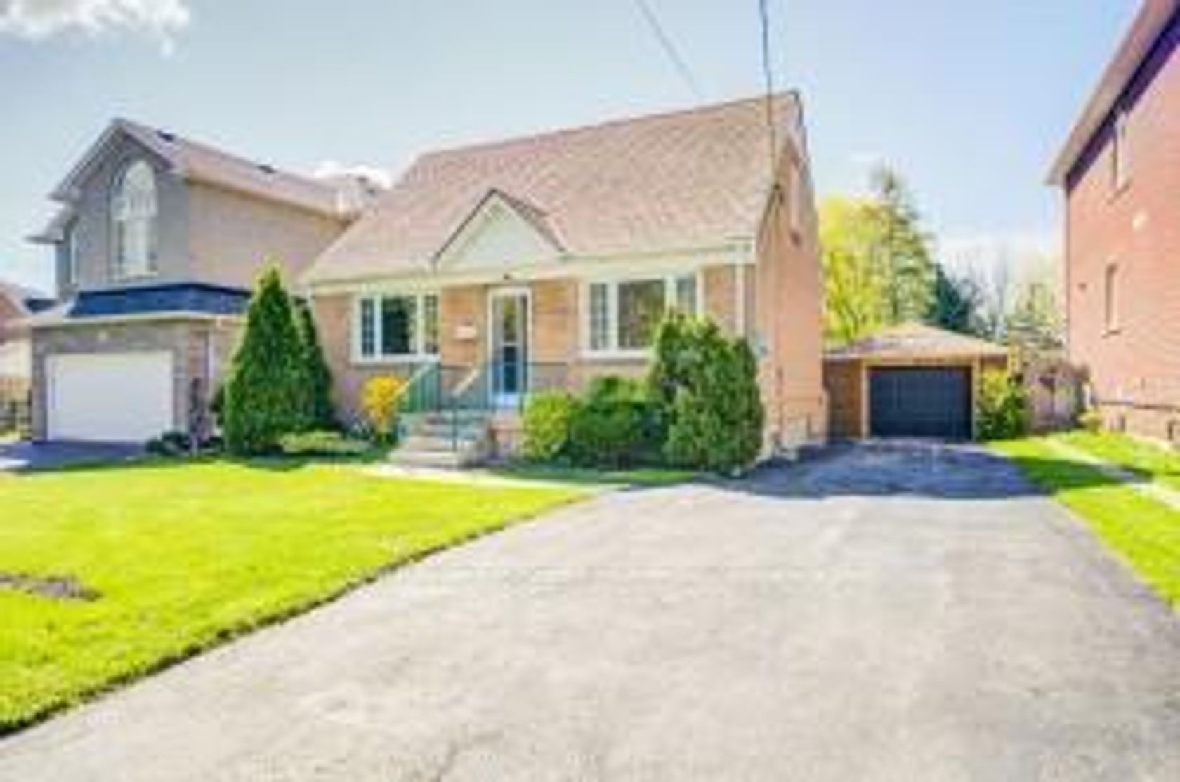 31 Melody Road, Pelmo Park W5, Toronto photo 7