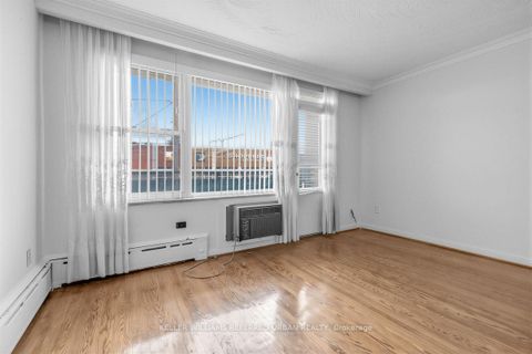 Photo 7 at 3867 Bathurst Street, Westgate, Toronto