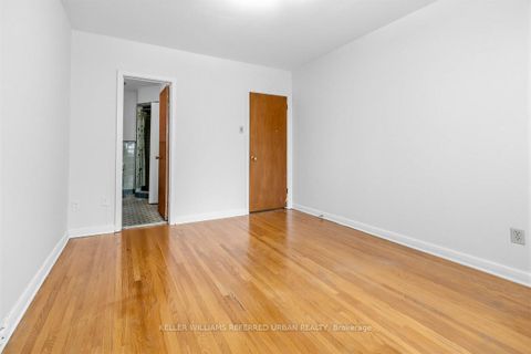 Photo 10 at 3867 Bathurst Street, Westgate, Toronto