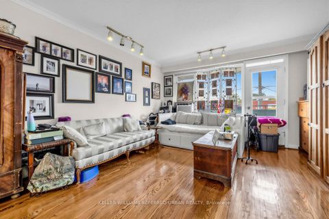 Photo 13 at 3867 Bathurst Street, Westgate, Toronto