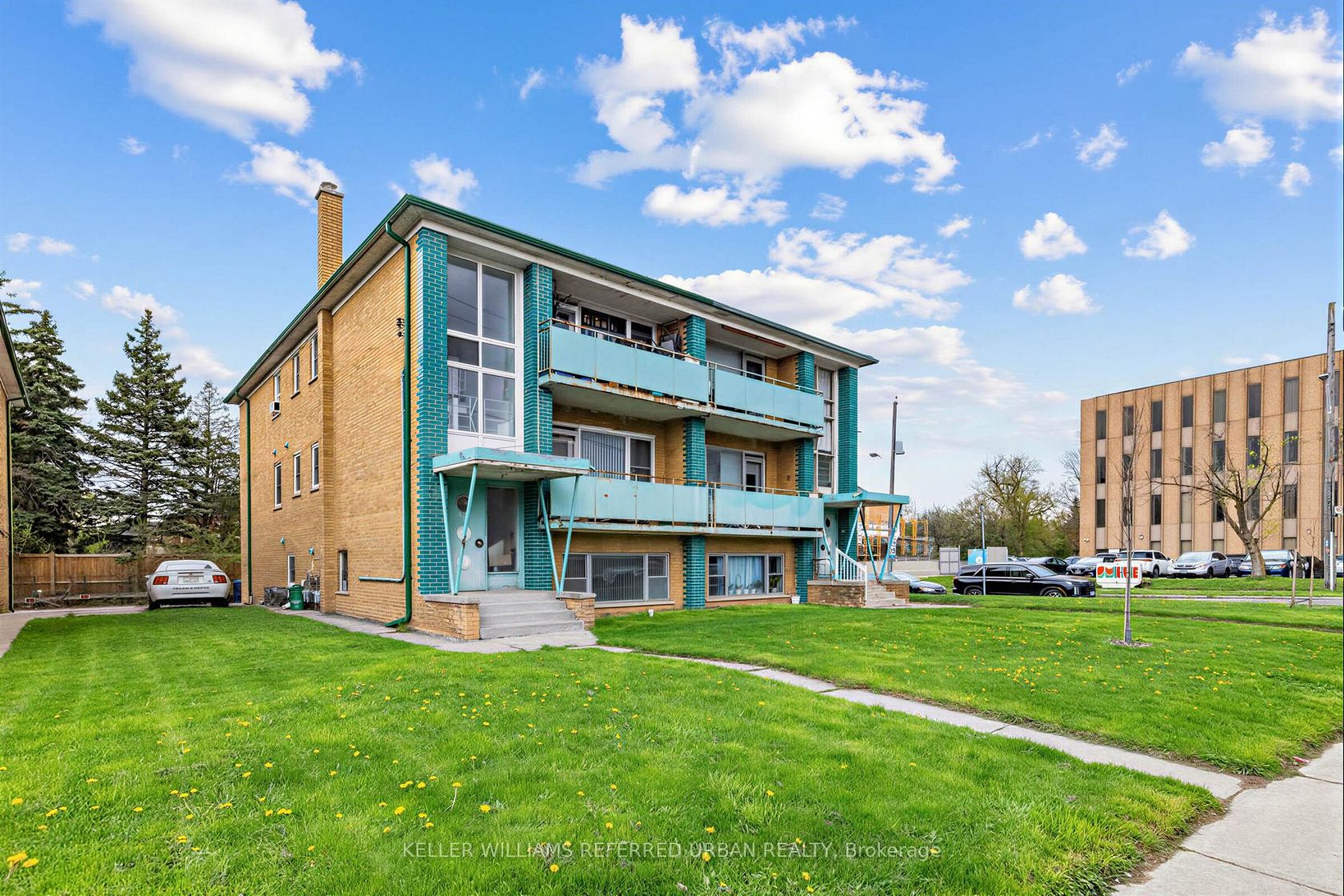 3867 Bathurst Street, Westgate, Toronto photo number 2