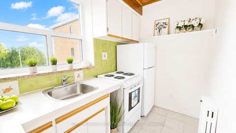 Photo 9 at 315 - 2000 Bloor Street W, High Park North, Toronto