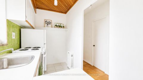 Photo 10 at 315 - 2000 Bloor Street W, High Park North, Toronto