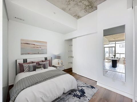Photo 2 at 1909 - 210 Simcoe Street, Chinatown, Toronto
