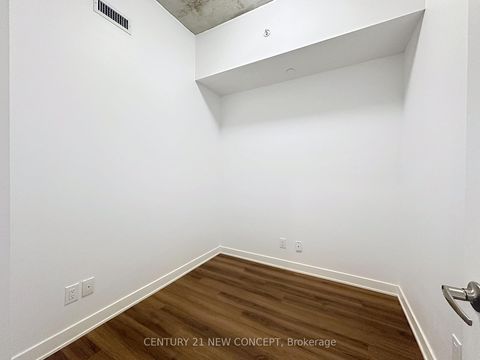 Photo 6 at 1909 - 210 Simcoe Street, Chinatown, Toronto