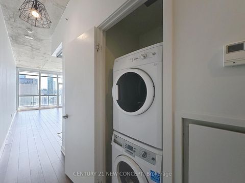 Photo 9 at 1909 - 210 Simcoe Street, Chinatown, Toronto