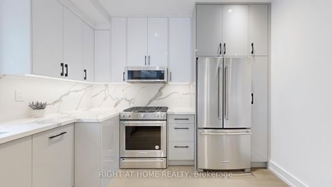 Photo 6 at 136 Santa Barbara Road, Willowdale West, Toronto
