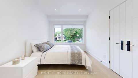 Photo 14 at 136 Santa Barbara Road, Willowdale West, Toronto