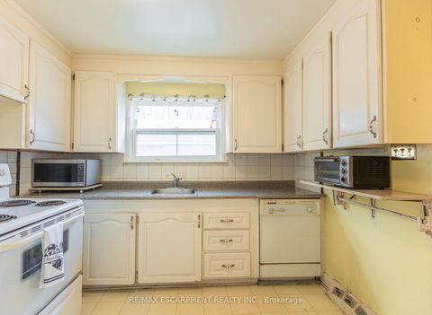 Photo 12 at 1 Snaresbrook Drive, Kipling, Toronto