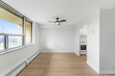 Photo 3 at 105 - 5 Frith Road, Jane Heights, Toronto