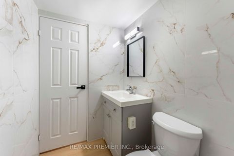 Photo 7 at 105 - 5 Frith Road, Jane Heights, Toronto