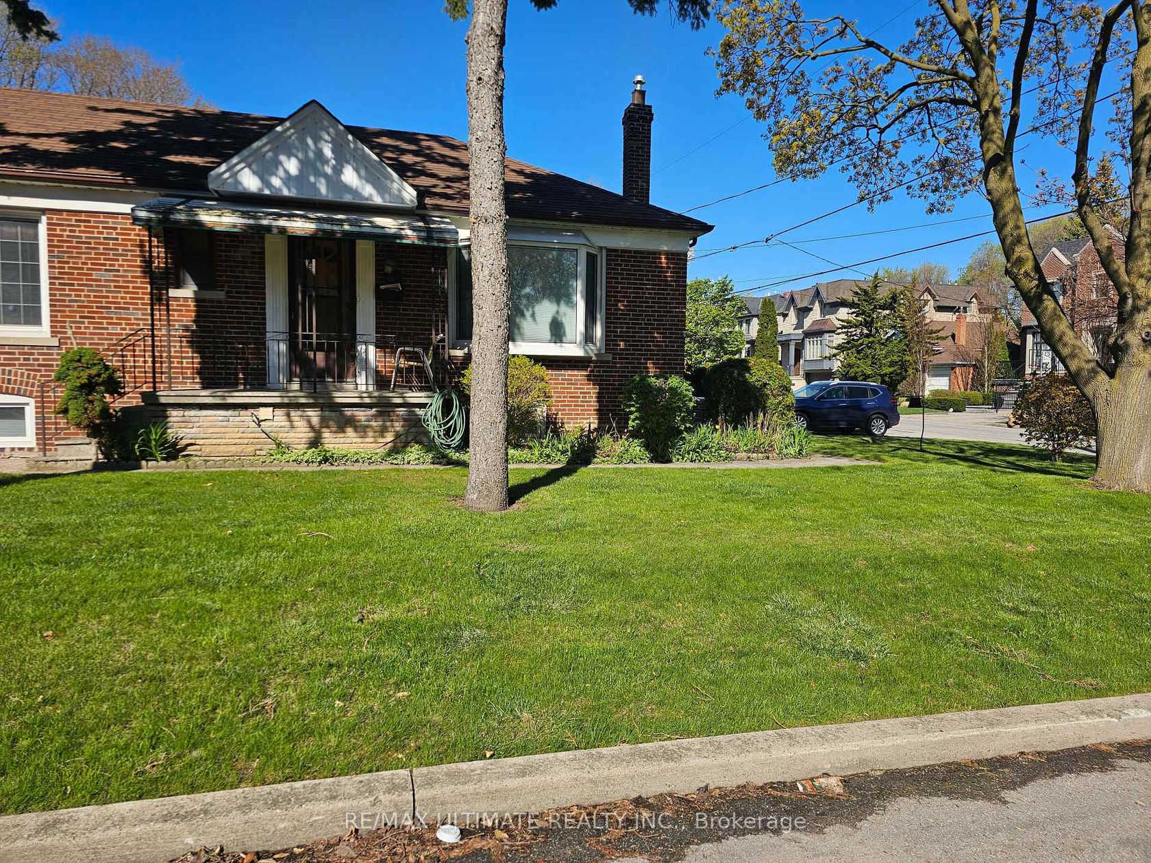 519 Douglas Avenue, Nortown, Toronto photo number 2