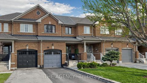 Photo 3 at 36 Keystar Court, Vellore Village, Vaughan