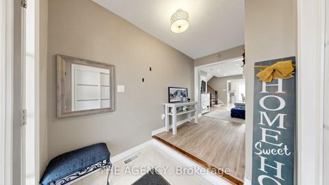 Photo 8 at 36 Keystar Court, Vellore Village, Vaughan