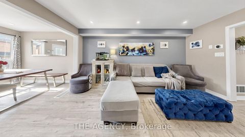 Photo 9 at 36 Keystar Court, Vellore Village, Vaughan