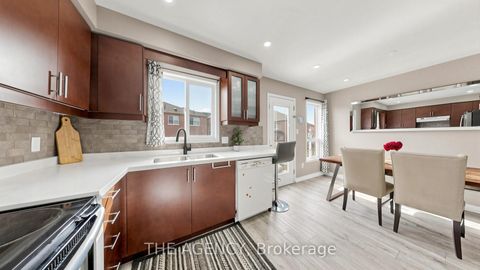 Photo 15 at 36 Keystar Court, Vellore Village, Vaughan