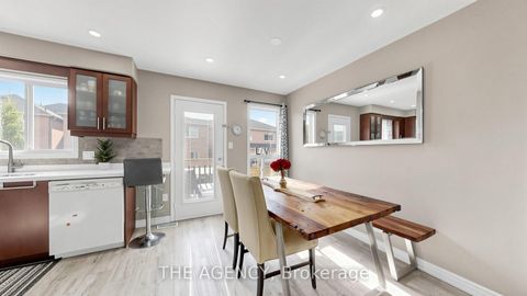 Photo 17 at 36 Keystar Court, Vellore Village, Vaughan