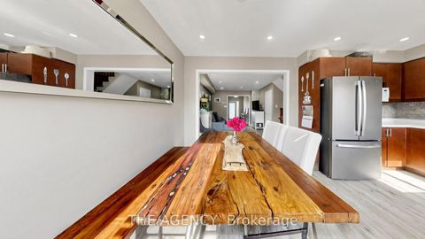 Photo 18 at 36 Keystar Court, Vellore Village, Vaughan