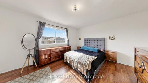 Photo 20 at 36 Keystar Court, Vellore Village, Vaughan