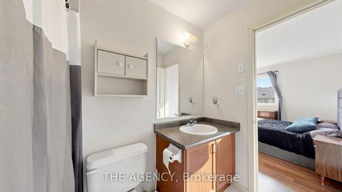 Photo 22 at 36 Keystar Court, Vellore Village, Vaughan