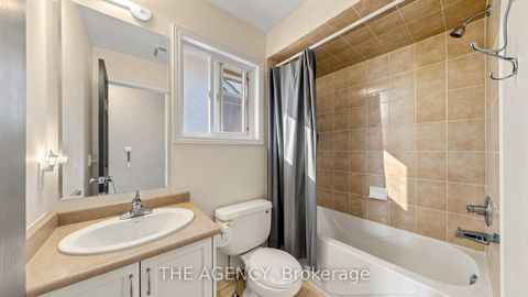 Photo 25 at 36 Keystar Court, Vellore Village, Vaughan